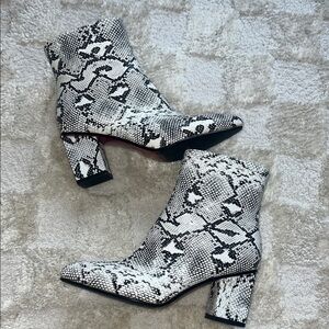 Snakeskin Ankle Boots 🖤